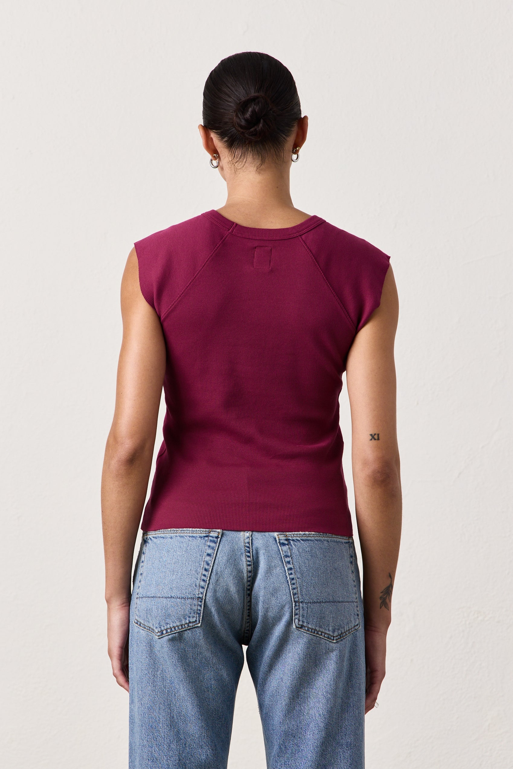 CHLOE FITTED RIB TEE