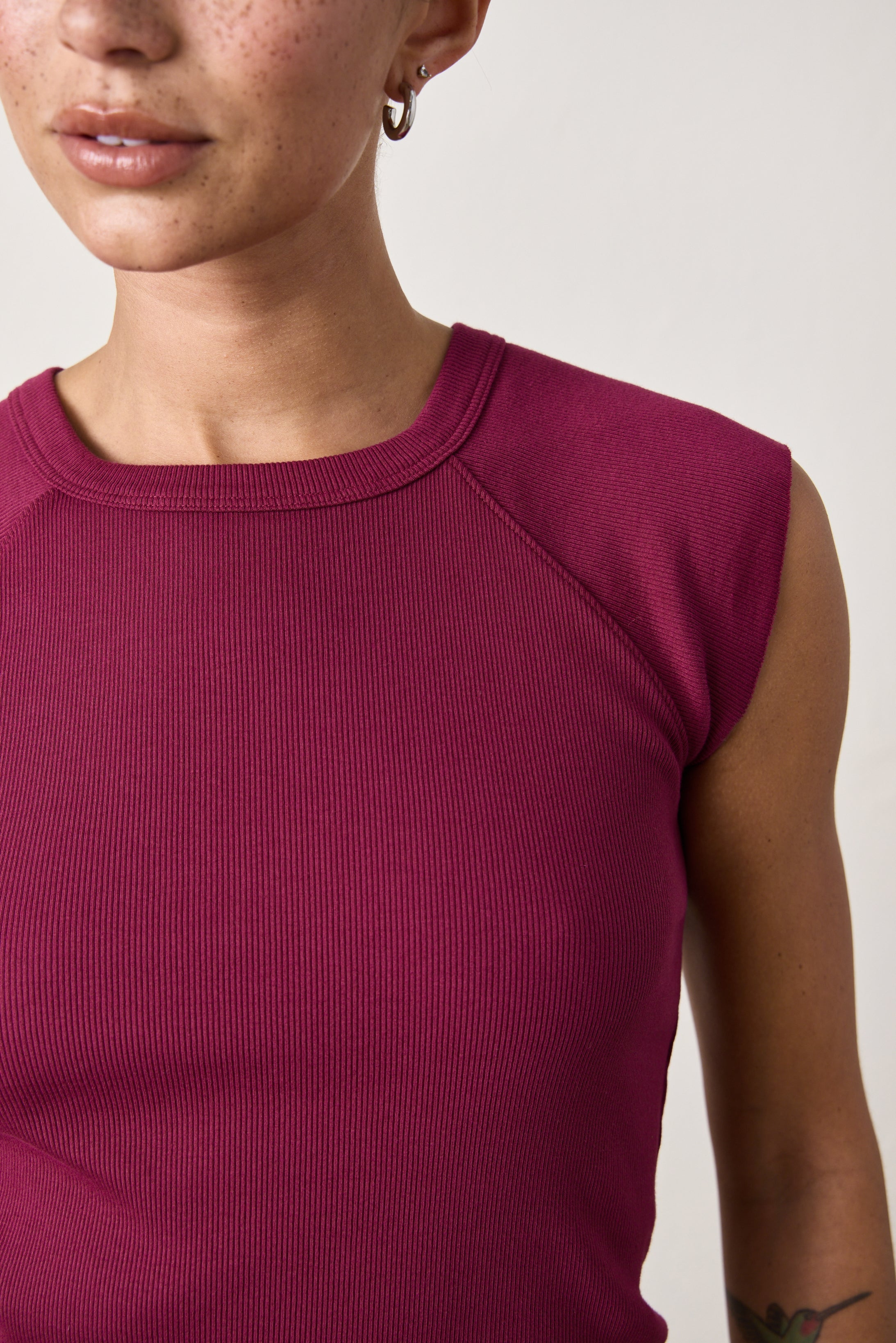 CHLOE FITTED RIB TEE